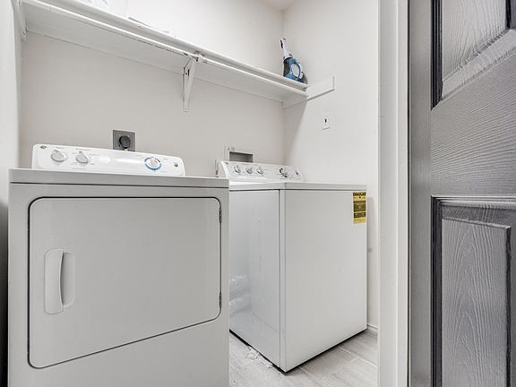 3rd image of 8750 Park Ln APT 151