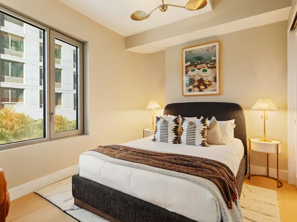 24-01 Queens Plaza North image 7 of 22