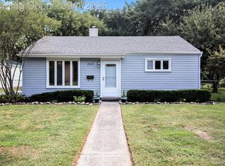 245 Kissane Ave, Brighton, MI 48116