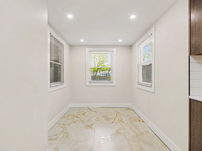 27157 Lucerne Dr — Photo 10
