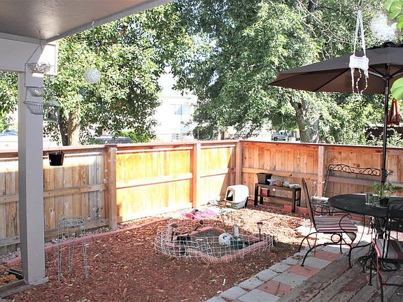 5th image of 1151 S Yosemite Way Unit 27