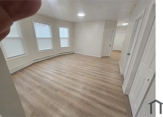 5 bed, $2,700 — Photo 3