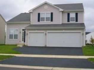 2132 Chad Ln, Montgomery, IL 60538