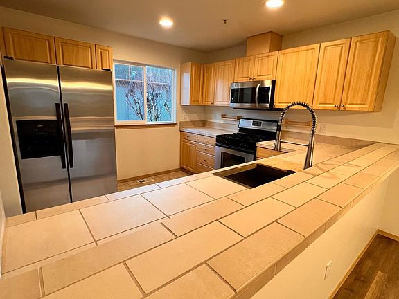 5th image of 15508 35th Ave W #7