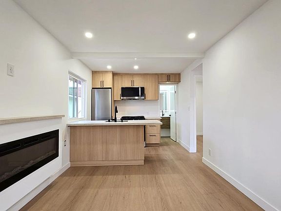3rd image of 1406 W 218th St