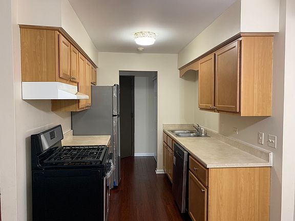 5th image of 49 W 66th St APT 2