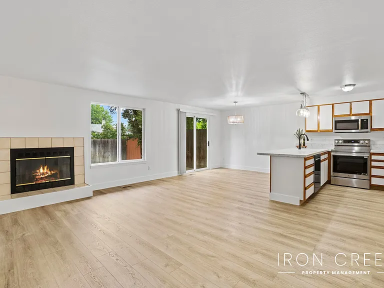 362 E Elwood Ln — Photo 8