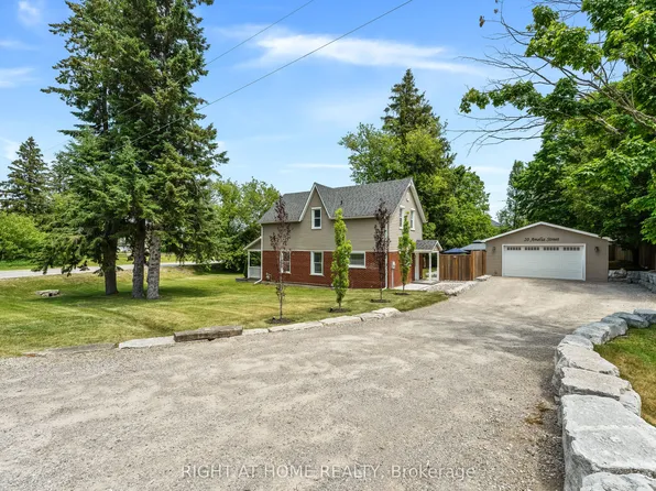 20 Amelia St, Kawartha Lakes, ON L0A 1K0