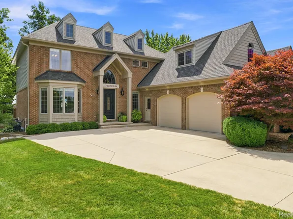2253 Renee Dr, Saint Clair, MI 48079