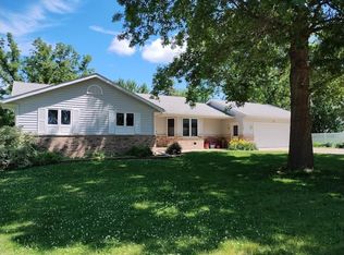 108 W James St, Warren, IL 61087