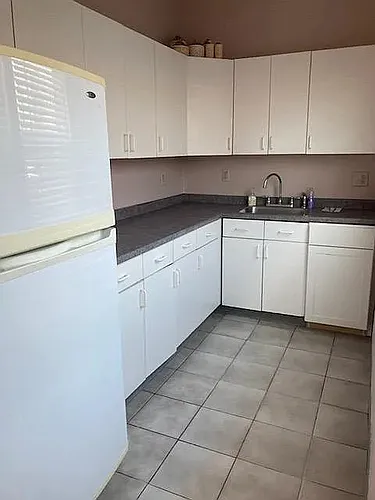 555 Claymont Ave Photo 1
