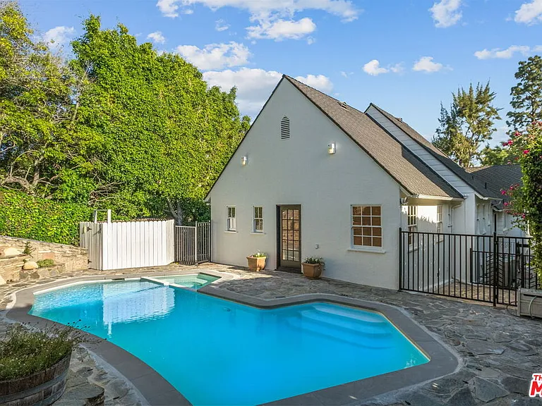 10527 Le Conte Ave — Photo 38
