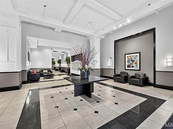 4th image of 1501 Locust St APT 306