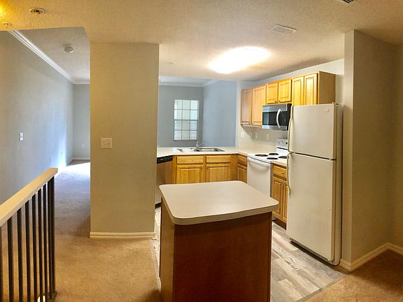 3rd image of 5600 Bentgrass Dr #8-114