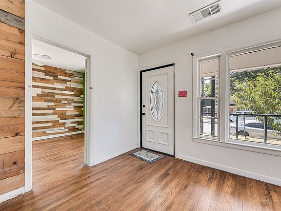 3rd image of 2831 Grafton Ave