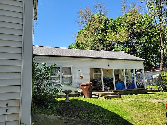 4th image of 608 W Michigan Ave #2
