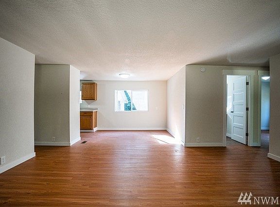 4th image of 1229 Lake Park Dr SW