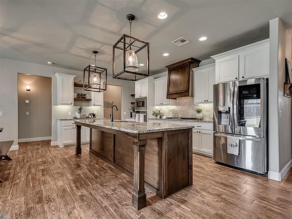 5th image of 1516 Pendleton Pl