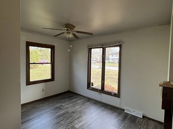 5th image of 857 S Imperial Dr