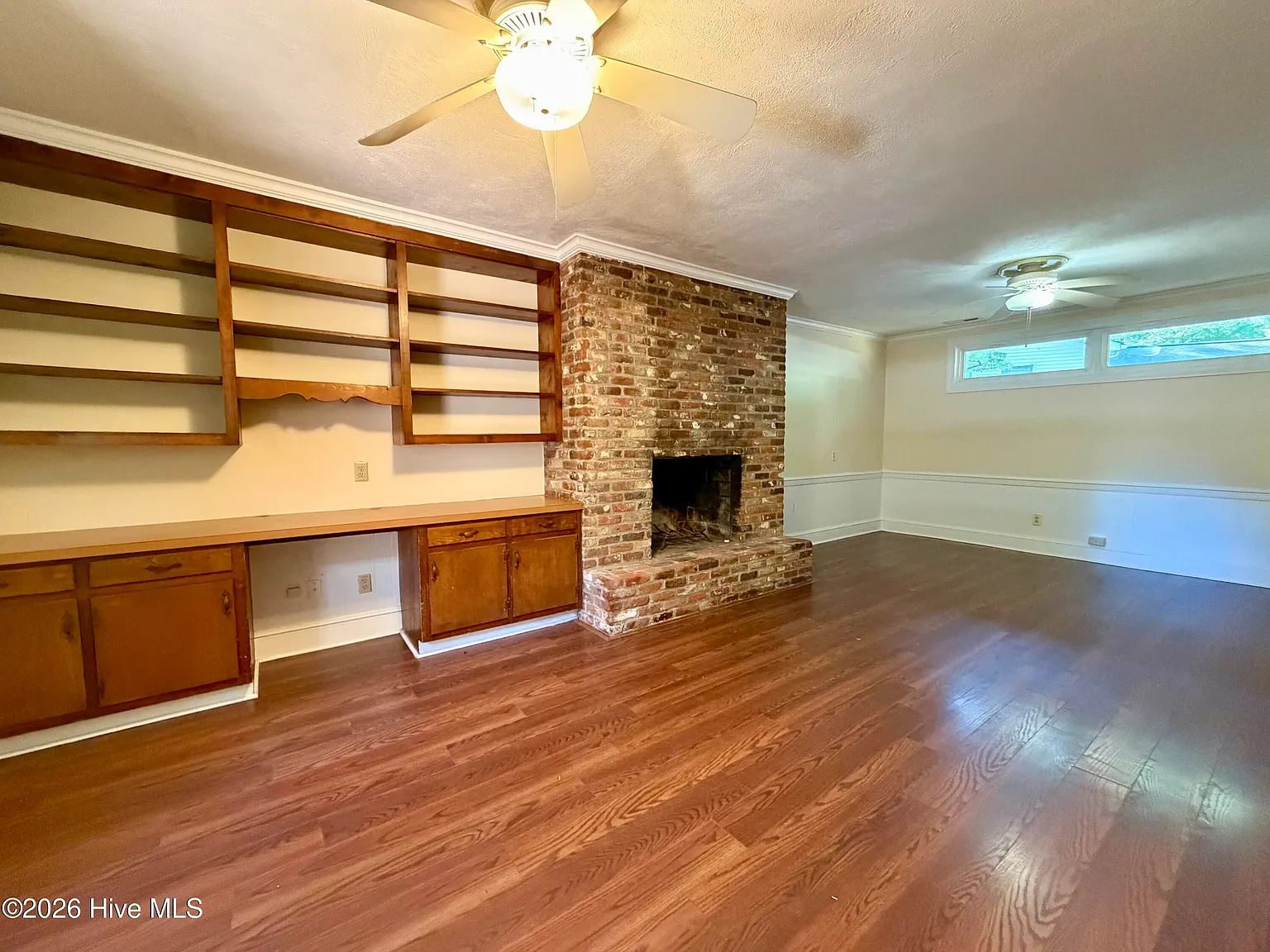 3 bed, 2.5 bath, $1,945 — Photo 2