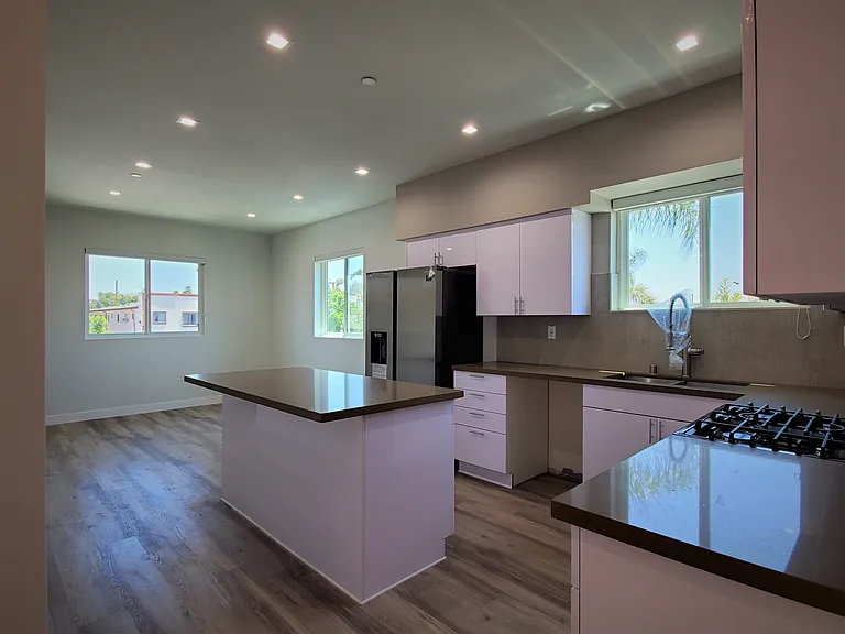 2337 1/2 Crenshaw Blvd #2337-1/2 — Photo 6
