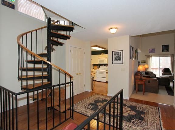 3rd image of 104 Great Lawn Ct #104
