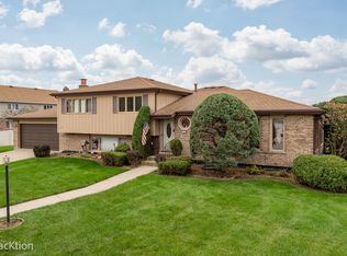 15739 Ridgeland Ave, Oak Forest, IL 60452