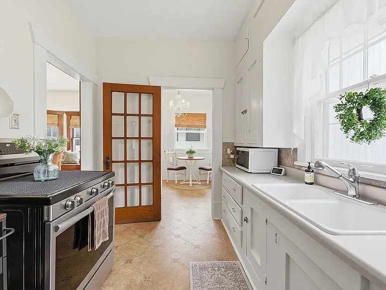 411 N Clifton Ave — Photo 12