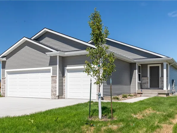 3331 Brook Landing Ct, Des Moines, IA 50317