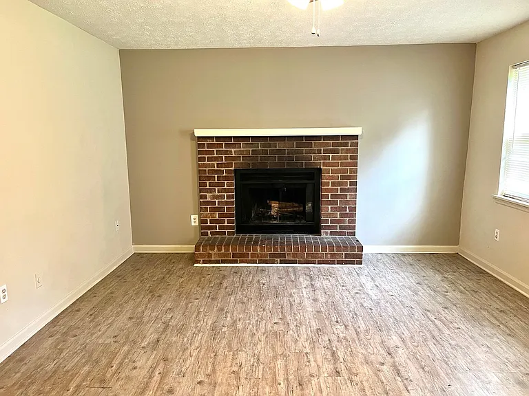 110 Chalfont Dr — Photo 9