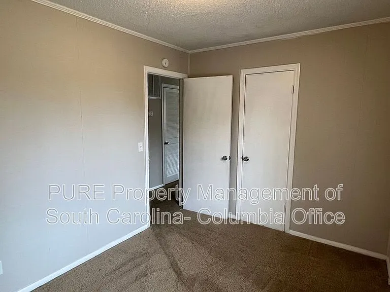 996 Chester St — Photo 11