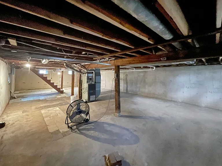 704 Park St — Photo 17