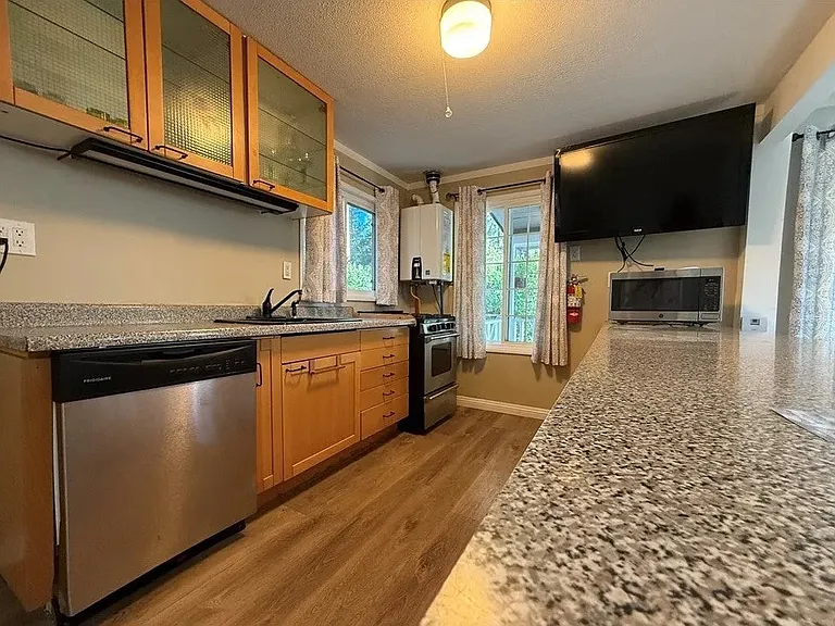 1013 W Sherwood Blvd — Photo 9