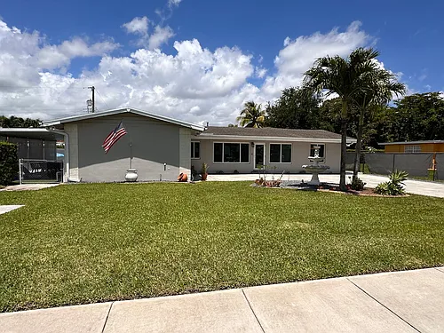 10385 SW 28th St Photo 1