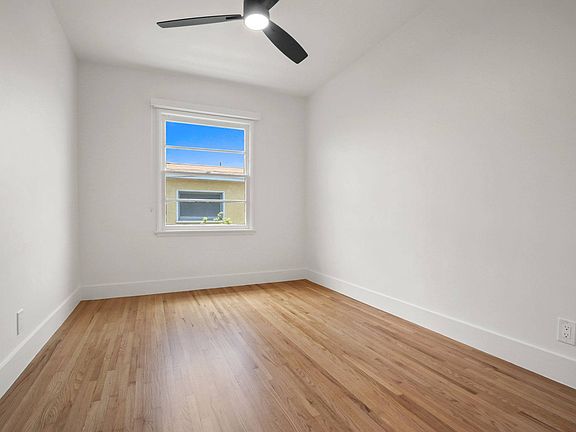 5th image of 437 San Vicente Blvd #439-D
