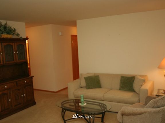 3rd image of 2207 Winterberry Street