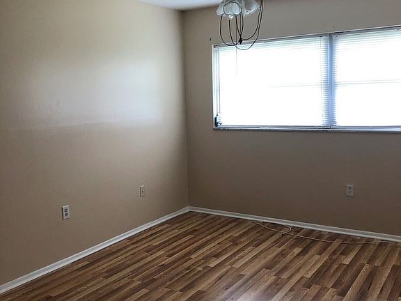 5th image of 1020 De Leon Dr #107