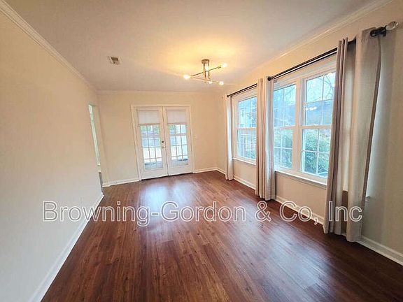 4th image of 228 Brattlesboro Pl