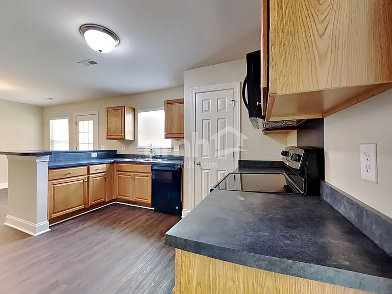 205 Turner Greens Ct — Photo 4