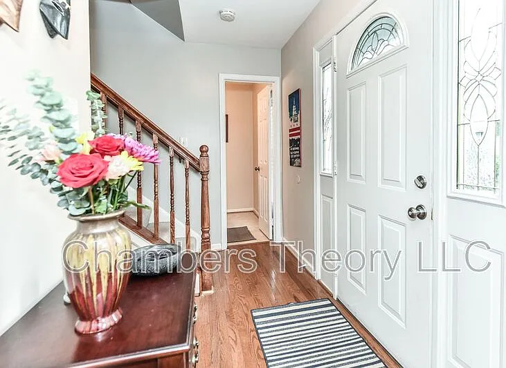 4 bed, 2.5 bath, 1836 sqft, $3,400 — Photo 4
