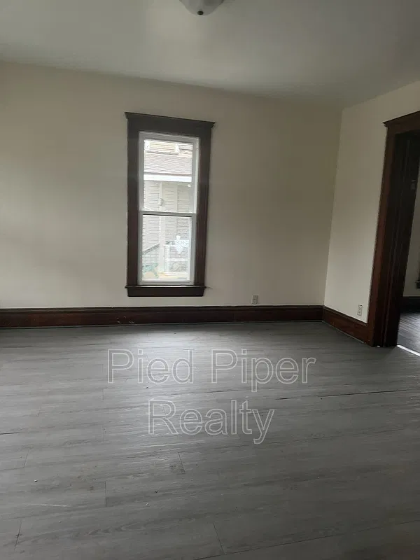 3 bed, 1.0 bath, 1175 sqft, $1,495 — Photo 3