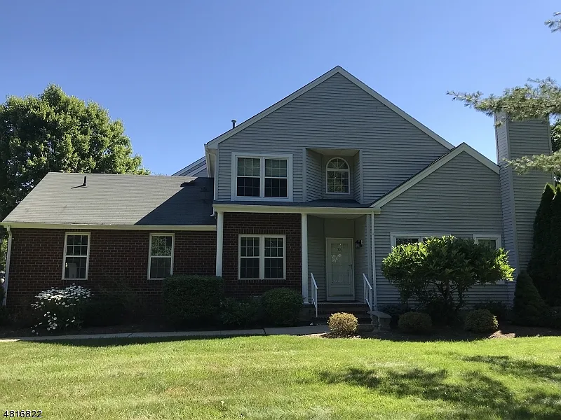 1301 Magnolia Ct photo 1