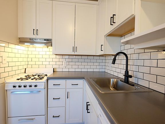2nd image of 451 Fairview Ave N #2b33hdf4k