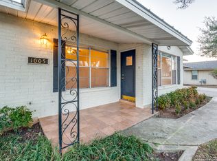 1005 E Blanco Rd, Boerne, TX 78006