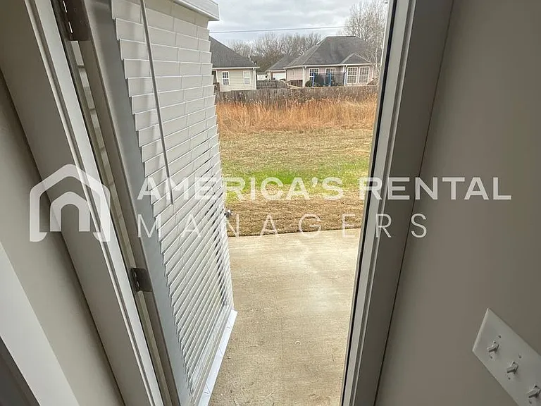 90 Cole Ln — Photo 47