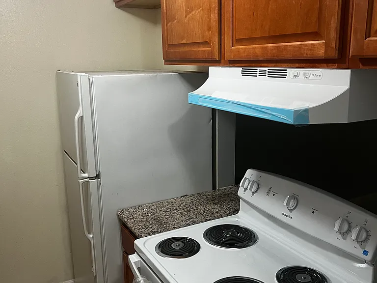 100 Tabor Ave #2 — Photo 10