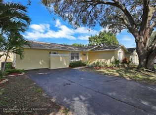 9871 Spanish Isles Dr, Boca Raton, FL 33496
