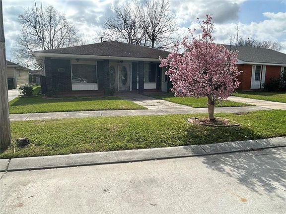 2nd image of 41 Pamela Pl