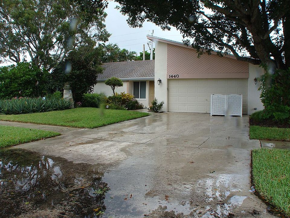 1st image of 1440 SW 24th Ter