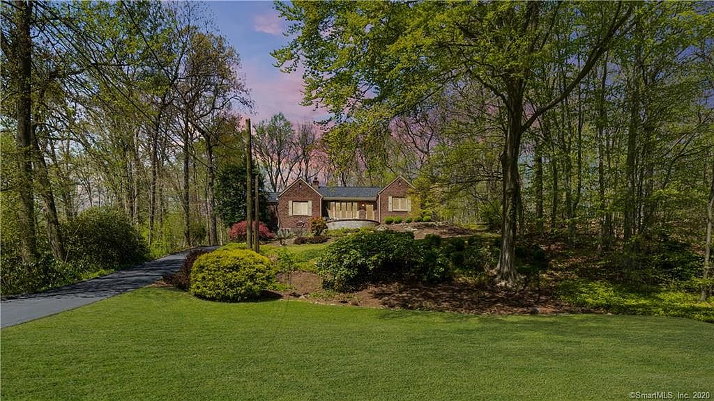 R*i様 house on the hill Parent S/S Tee (W 52 Cedar Hill Rd, Milford, CT 06461 | Zillow